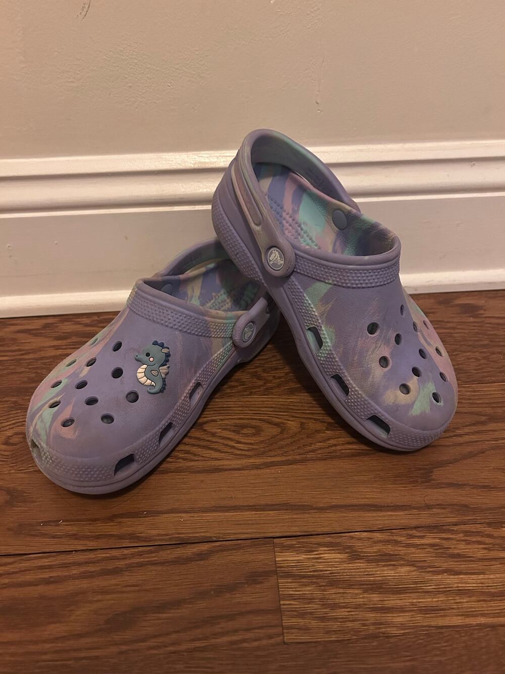 Crocs Classic Marbled Clogs Moon Jelly Size J5/W7 Lightweight Swimming Pool